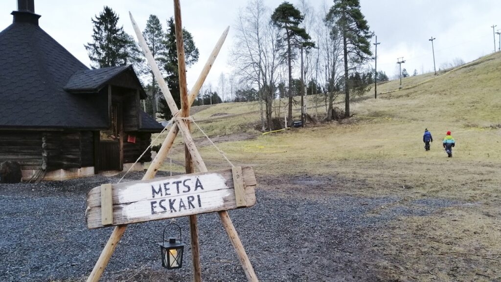 Metsäeskarit