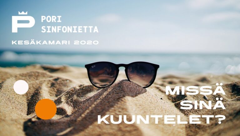 Aurinkolasit rantahiekassa, Pori Sinfonietta -logo ja Kesäkamari 2020 -sarjan konsertti-ilme