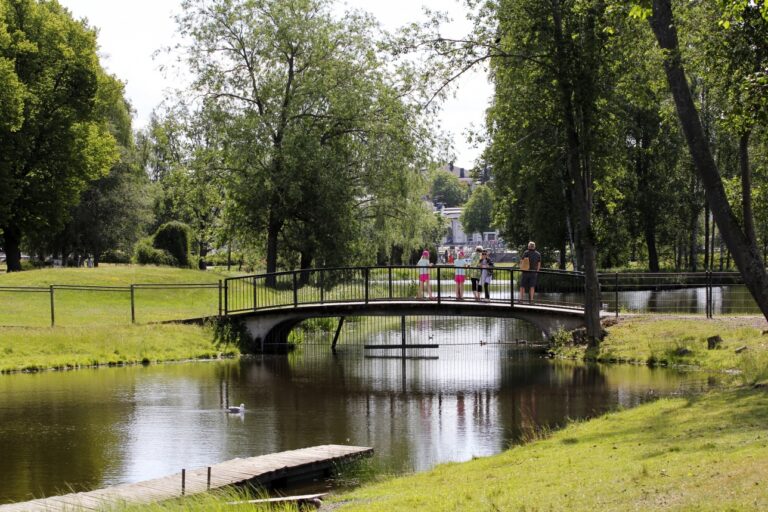 Kirjurinluoto is popular among people of all ages for its outdoor recreation facilities.