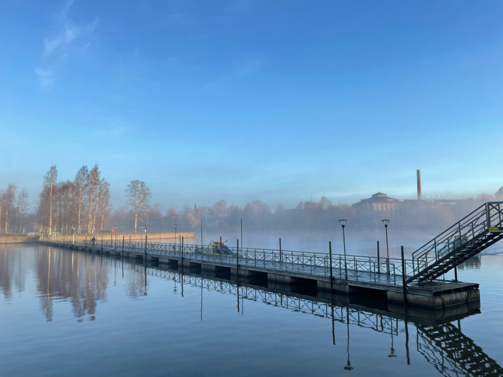 Taavi-silta marraskuisena aamuna