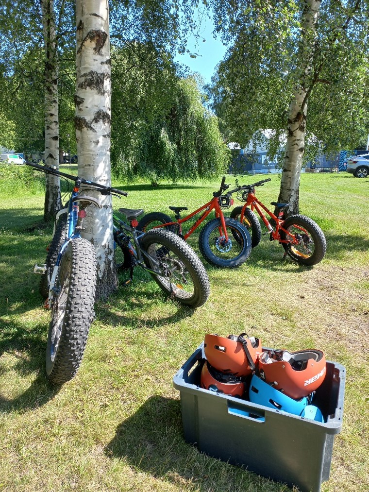 Fatbike-pyöriä Kirjurinluodossa