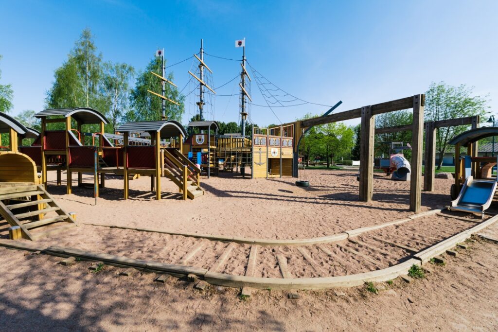 Kirjurinluoto, playground