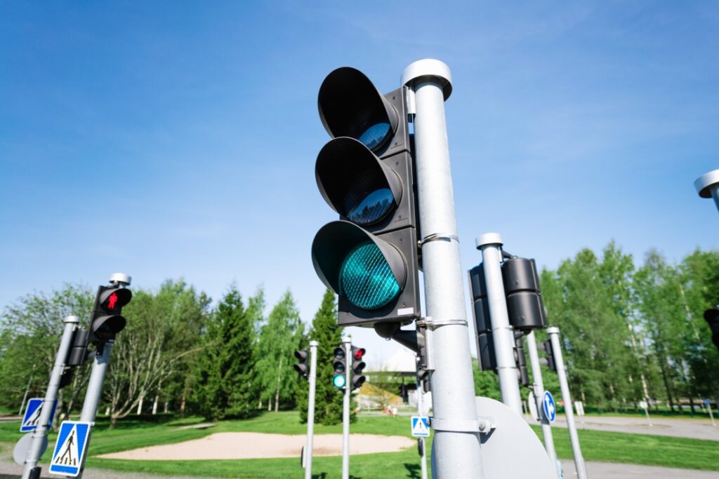 Kirjurinluoto, traffic lights