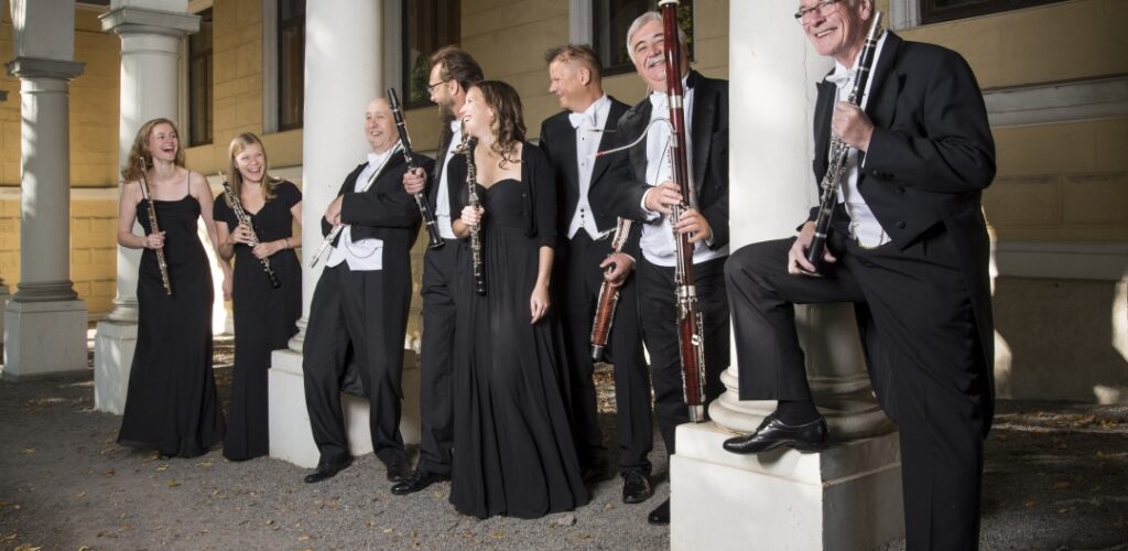 Pori Sinfonietta, muusikot teatteritalon vieressä